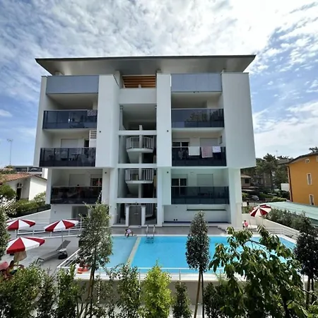 Apartment Pool 400m From
