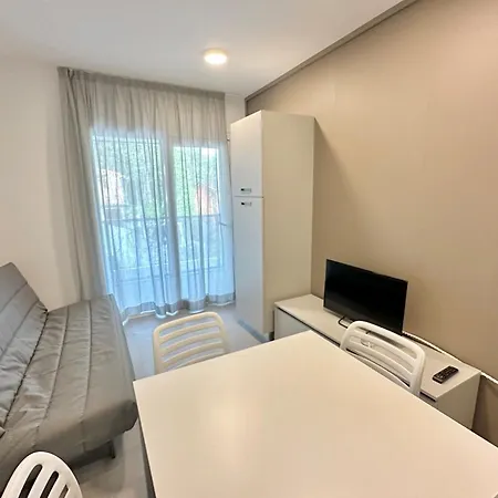 Pool 400m From Apartment