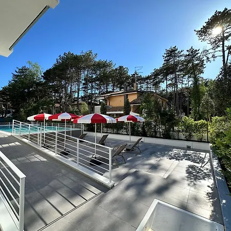 Pool 400m From Apartment