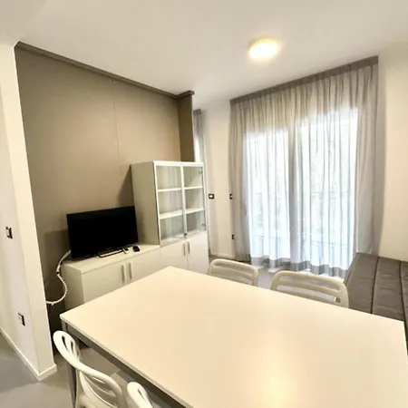 Pool 400m From Apartment Bibione