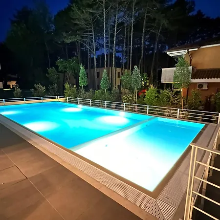 Pool 400m From Apartamento Bibione